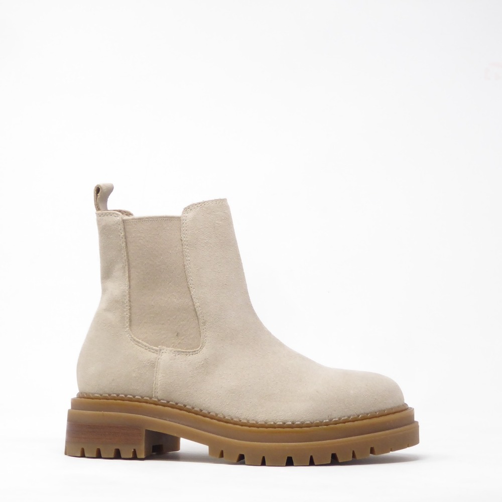 Steve Madden Womens Chelsy Chelsea Boots Beige Suede Lug Sole Size 6